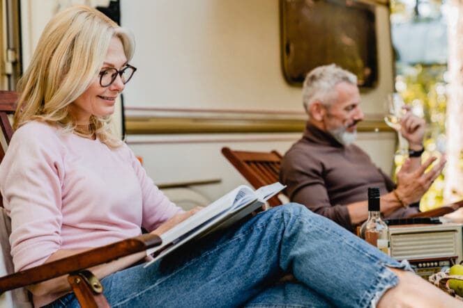 woman in reading glasses